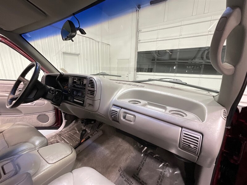 1995 GMC Sierra 1500 SLT K1500 Z-71 OFF RD 4X4 / 5.7L V8 /89,000 MILES /Power Leather Seats / ZERO RUST - Photo 35 - Gladstone, OR 97027