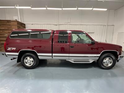 1995 GMC Sierra 1500 SLT K1500 Z-71 OFF RD 4X4 / 5.7L V8 /89,000 MILES /Power Leather Seats / ZERO RUST - Photo 4 - Gladstone, OR 97027