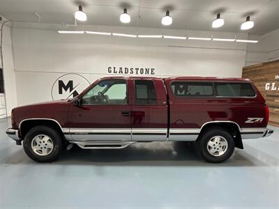1995 GMC Sierra 1500 SLT K1500 Z-71 OFF RD 4X4 / 5.7L V8 /89,000 MILES /Power Leather Seats / ZERO RUST - Photo 3 - Gladstone, OR 97027