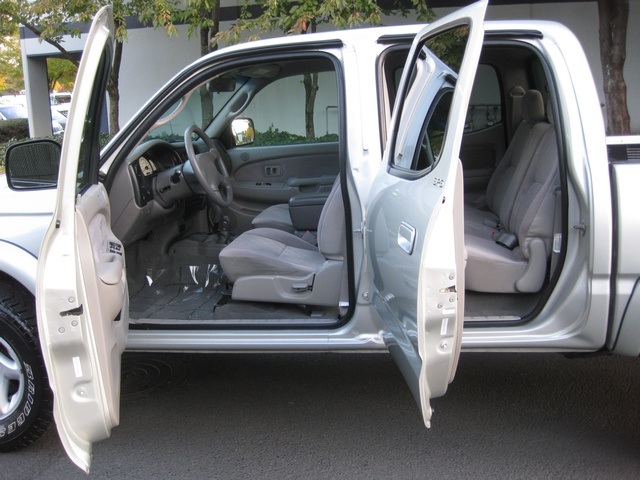 2004 Toyota Tacoma V6, 4x4, Crew Cab,1-Owner, Low miles   - Photo 17 - Portland, OR 97217