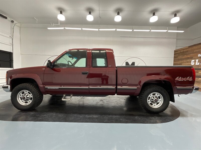 1997 GMC Sierra 2500 SLE Extended Cab 4X4 / 5.7L V8 / LOCAL TRUCK  / NO RUST / CLEAN - Photo 3 - Gladstone, OR 97027