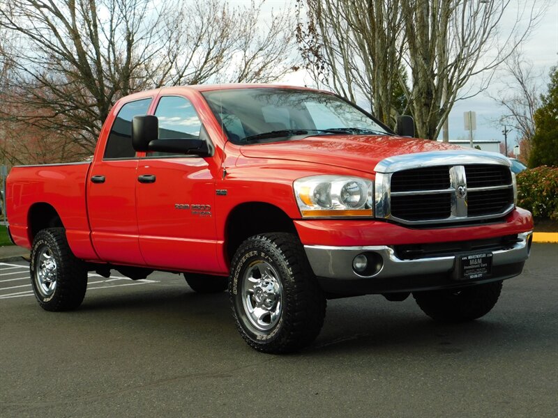 2006 Dodge Ram 2500 SLT Quad Cab 4X4 / 5.7L HEMI V8 / ONLY 76,000 MILE