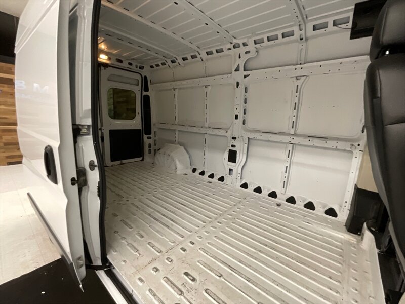 2017 RAM ProMaster Cargo 2500 159 WB / HIGH ROOF / 42,000 MILES  / BRAND NEW TIRES/ Excel Cond - Photo 11 - Gladstone, OR 97027