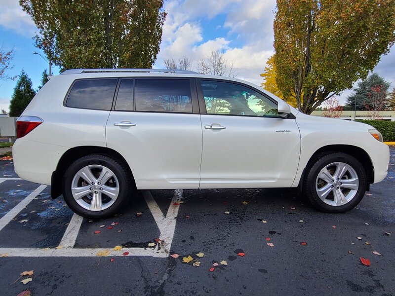 2008 Toyota Highlander Limited  / ALL WHEEL DRIVE / 7-passenger / Back Up Camera / Fully Loaded - Photo 4 - Portland, OR 97217