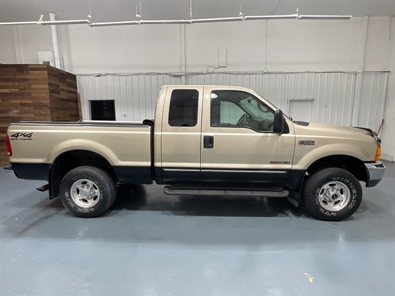 2000 Ford F-250 Lariat 4X4 7.3L DIESEL /Short Bed / 65,000 MILES / Leather Seats / ZERO RUST - Photo 4 - Gladstone, OR 97027