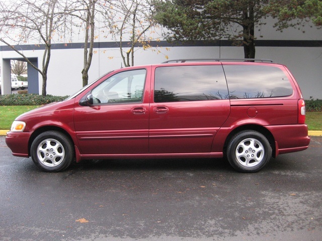 2001 Oldsmobile Silhouette GLS/ Luxury Minivan / Leather   - Photo 2 - Portland, OR 97217