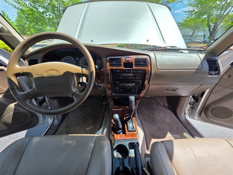 2000 Toyota 4Runner Limited 4X4 / V6 3.4 L / NEW TIMING BELT + WATER PUMP / NEW LIFT /NEW WHEELS / NEW TIRES / LEATHER / 147K MILES ONLY - Photo 17 - Portland, OR 97217