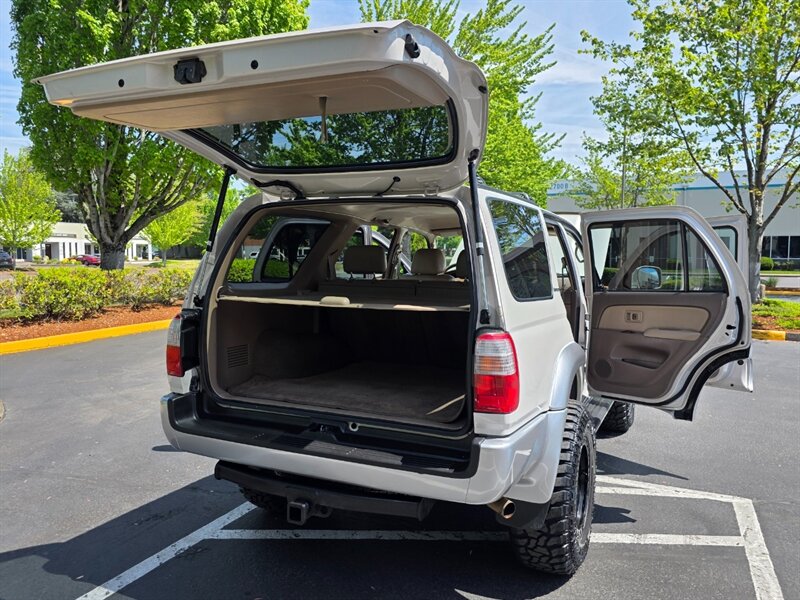 2000 Toyota 4Runner Limited 4X4 / V6 3.4 L / NEW TIMING BELT + WATER PUMP / NEW LIFT /NEW WHEELS / NEW TIRES / LEATHER / 147K MILES ONLY - Photo 28 - Portland, OR 97217