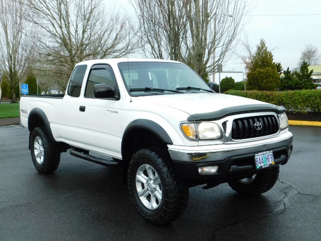 2004 Toyota Tacoma SR5 XtraCab 4x4 / V6 3.4L / TRD OFF-ROAD / LIFTED