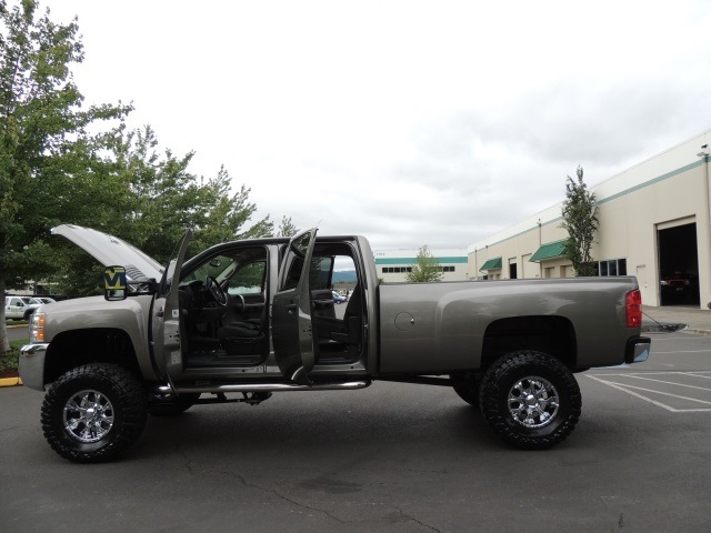 2007 Chevrolet Silverado 3500 LT / 4X4 / 6.6L DURAMAX DIESEL / LongBed / LIFTED   - Photo 10 - Portland, OR 97217