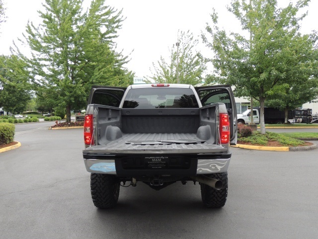 2007 Chevrolet Silverado 3500 LT / 4X4 / 6.6L DURAMAX DIESEL / LongBed / LIFTED   - Photo 12 - Portland, OR 97217