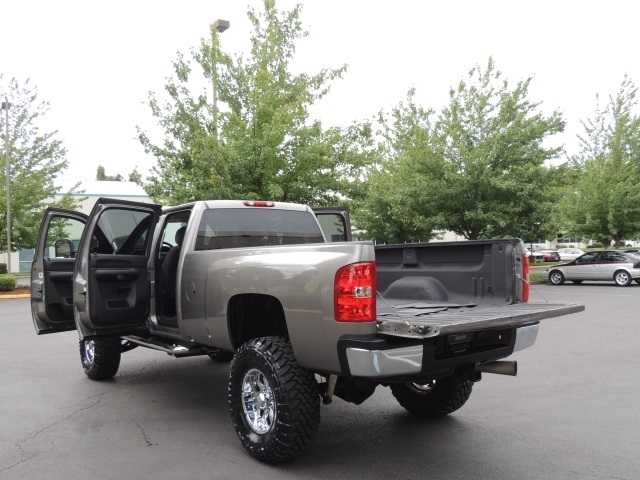 2007 Chevrolet Silverado 3500 LT / 4X4 / 6.6L DURAMAX DIESEL / LongBed / LIFTED   - Photo 11 - Portland, OR 97217