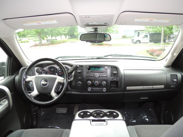 2007 Chevrolet Silverado 3500 LT / 4X4 / 6.6L DURAMAX DIESEL / LongBed / LIFTED   - Photo 24 - Portland, OR 97217