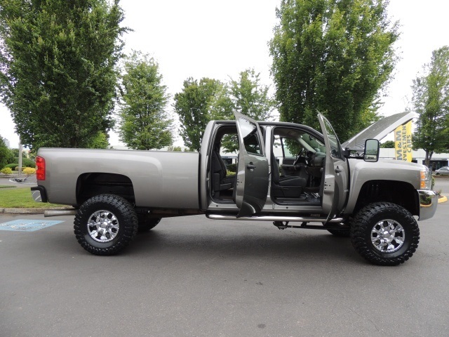 2007 Chevrolet Silverado 3500 LT / 4X4 / 6.6L DURAMAX DIESEL / LongBed / LIFTED   - Photo 15 - Portland, OR 97217