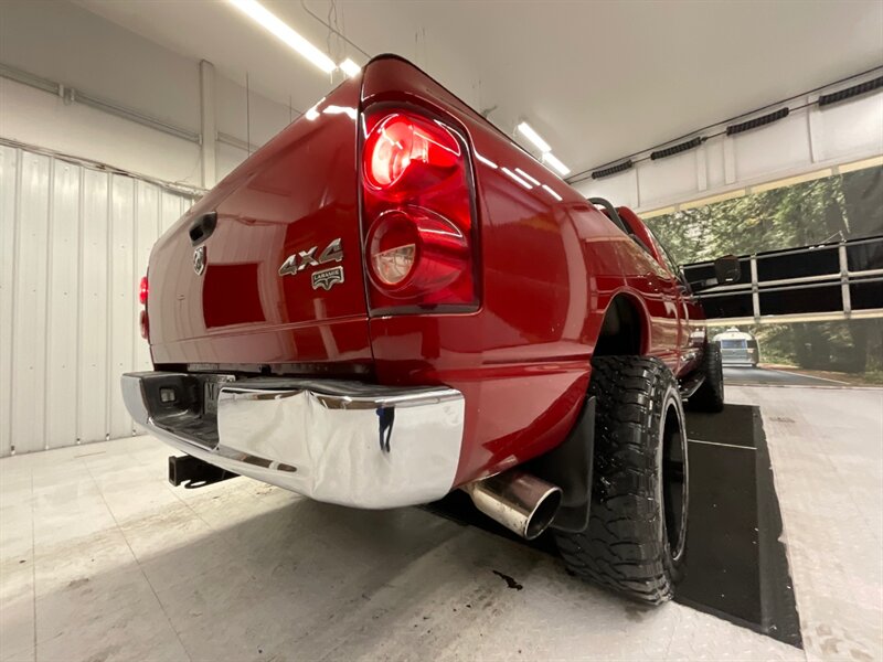 2007 Dodge Ram 2500 Laramie 4X4 / 5.9L DIESEL / 6-SPEED MANUAL/ LIFTED  / LOCAL TRUCK / Leather & Heated Seats / Sunroof / LIFTED w. 35 " MUD TIRES & 20 " WHEELS / LONG BED / RUST FREE - Photo 10 - Gladstone, OR 97027