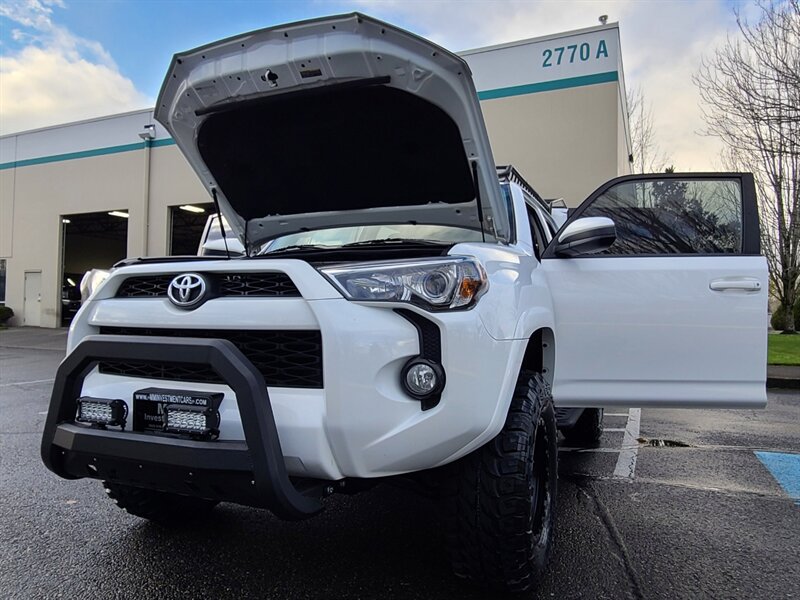 2018 Toyota 4Runner 4X4 V6 / UPGRADES / LADDER / BULL BAR / LIFTED  / LED's / NEW WHEELS + TIRES / 1-OWNER - Photo 25 - Portland, OR 97217