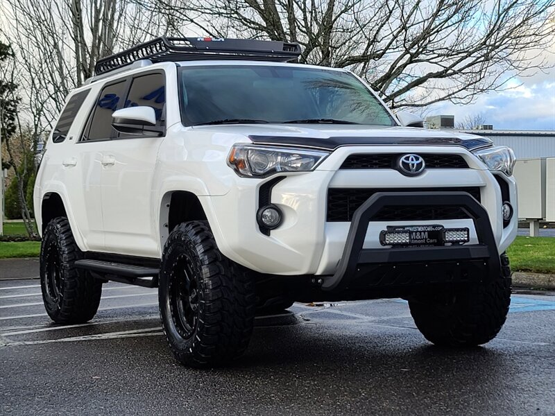 2018 Toyota 4Runner 4X4 V6 / UPGRADES / LADDER / BULL BAR / LIFTED  / LED's / NEW WHEELS + TIRES / 1-OWNER - Photo 2 - Portland, OR 97217