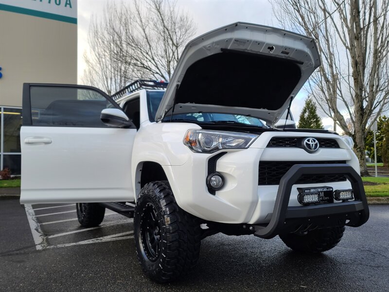 2018 Toyota 4Runner 4X4 V6 / UPGRADES / LADDER / BULL BAR / LIFTED  / LED's / NEW WHEELS + TIRES / 1-OWNER - Photo 26 - Portland, OR 97217