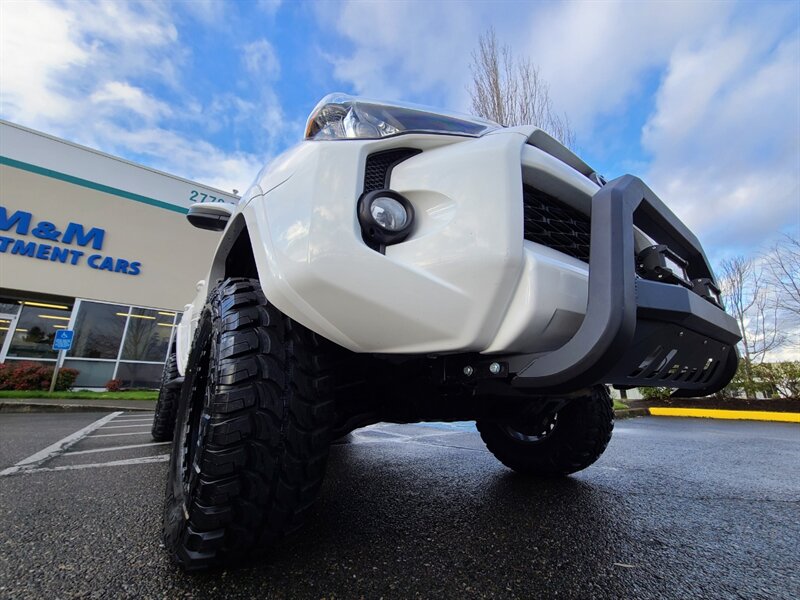 2018 Toyota 4Runner 4X4 V6 / UPGRADES / LADDER / BULL BAR / LIFTED  / LED's / NEW WHEELS + TIRES / 1-OWNER - Photo 9 - Portland, OR 97217