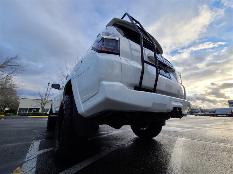 2018 Toyota 4Runner 4X4 V6 / UPGRADES / LADDER / BULL BAR / LIFTED  / LED's / NEW WHEELS + TIRES / 1-OWNER - Photo 11 - Portland, OR 97217