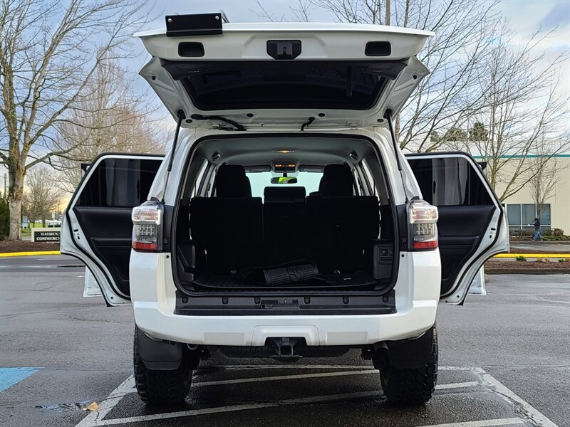 2018 Toyota 4Runner 4X4 V6 / UPGRADES / LADDER / BULL BAR / LIFTED  / LED's / NEW WHEELS + TIRES / 1-OWNER - Photo 29 - Portland, OR 97217