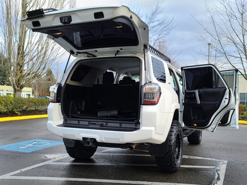 2018 Toyota 4Runner 4X4 V6 / UPGRADES / LADDER / BULL BAR / LIFTED  / LED's / NEW WHEELS + TIRES / 1-OWNER - Photo 28 - Portland, OR 97217