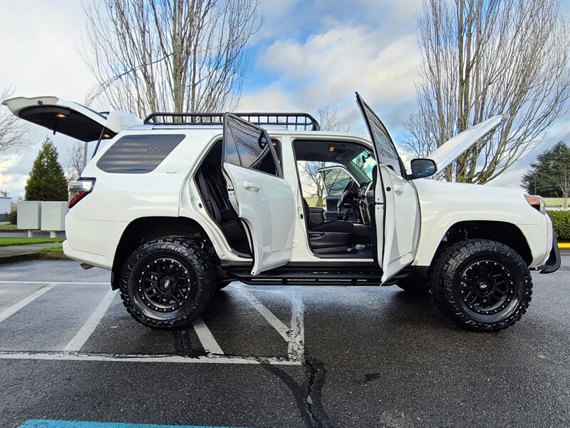 2018 Toyota 4Runner 4X4 V6 / UPGRADES / LADDER / BULL BAR / LIFTED  / LED's / NEW WHEELS + TIRES / 1-OWNER - Photo 24 - Portland, OR 97217