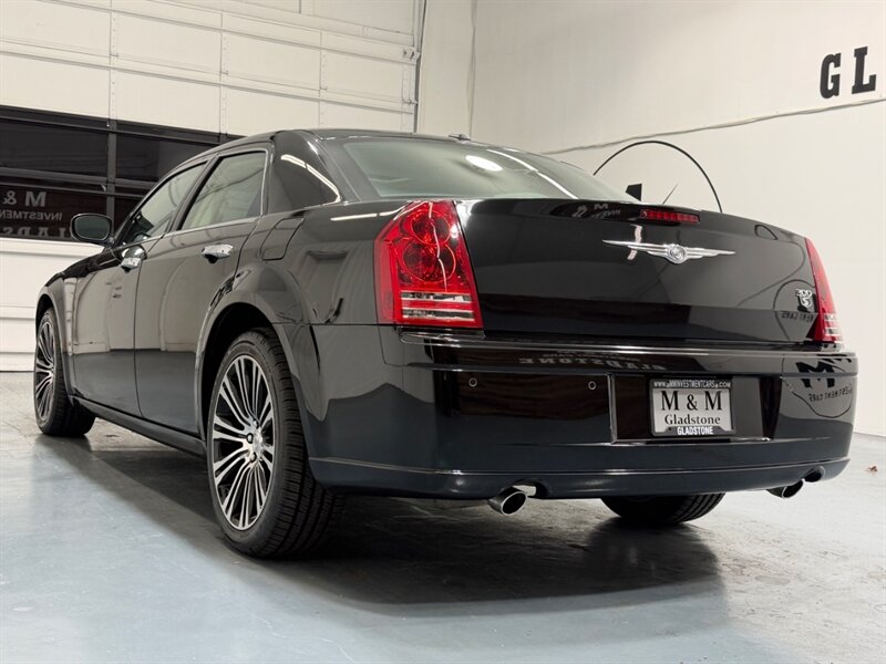 2010 Chrysler 300 Series 300 S V8 Sunroof / Navigation / Leather /1-OWNER / LOCAL CAR - Photo 7 - Gladstone, OR 97027