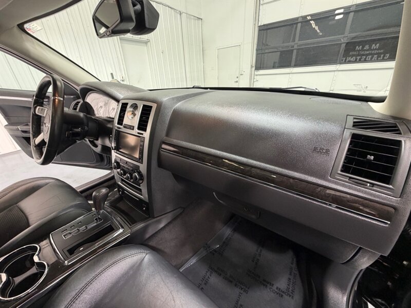 2010 Chrysler 300 Series 300 S V8 Sunroof / Navigation / Leather /1-OWNER / LOCAL CAR - Photo 35 - Gladstone, OR 97027