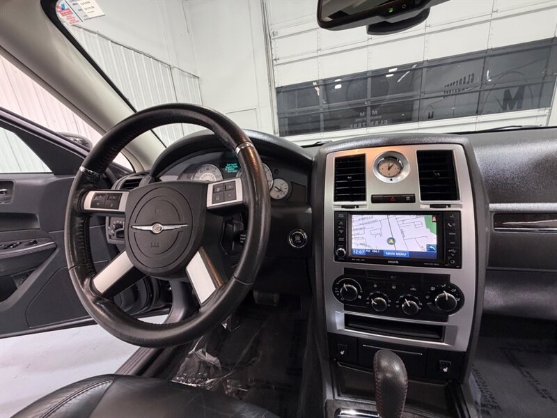 2010 Chrysler 300 Series 300 S V8 Sunroof / Navigation / Leather /1-OWNER / LOCAL CAR - Photo 37 - Gladstone, OR 97027