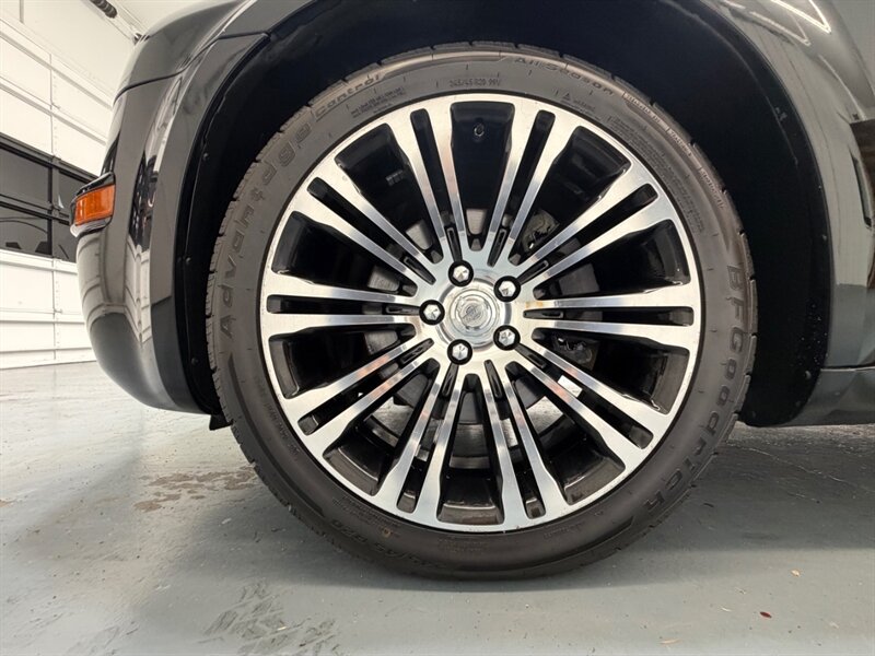 2010 Chrysler 300 Series 300 S V8 Sunroof / Navigation / Leather /1-OWNER / LOCAL CAR - Photo 23 - Gladstone, OR 97027