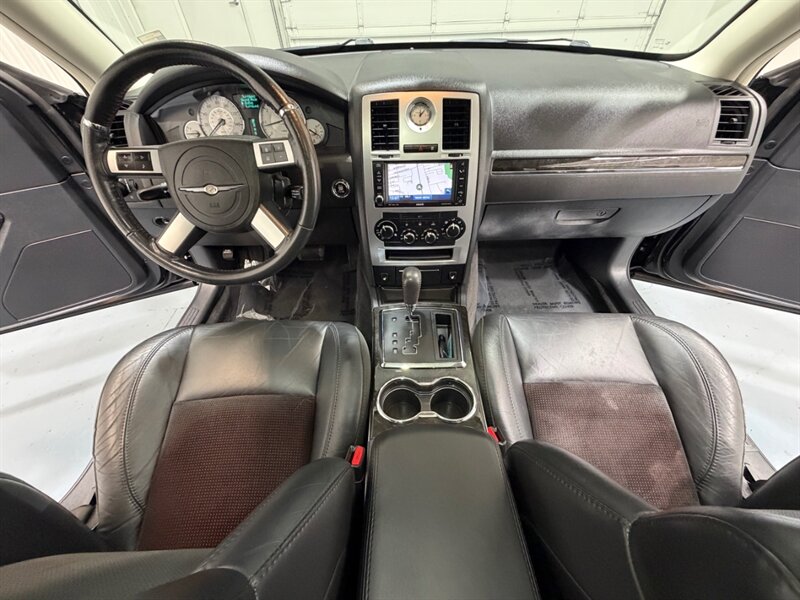 2010 Chrysler 300 Series 300 S V8 Sunroof / Navigation / Leather /1-OWNER / LOCAL CAR - Photo 22 - Gladstone, OR 97027