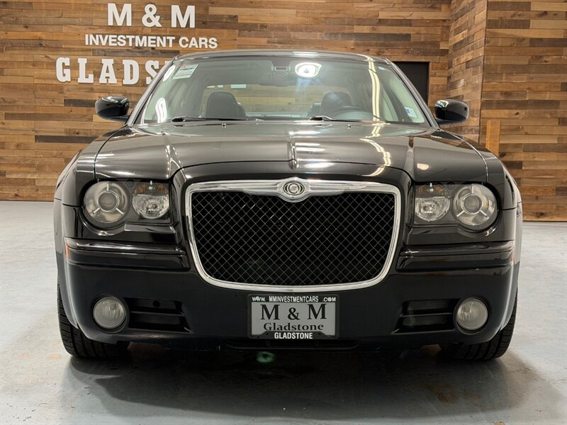 2010 Chrysler 300 Series 300 S V8 Sunroof / Navigation / Leather /1-OWNER / LOCAL CAR - Photo 5 - Gladstone, OR 97027
