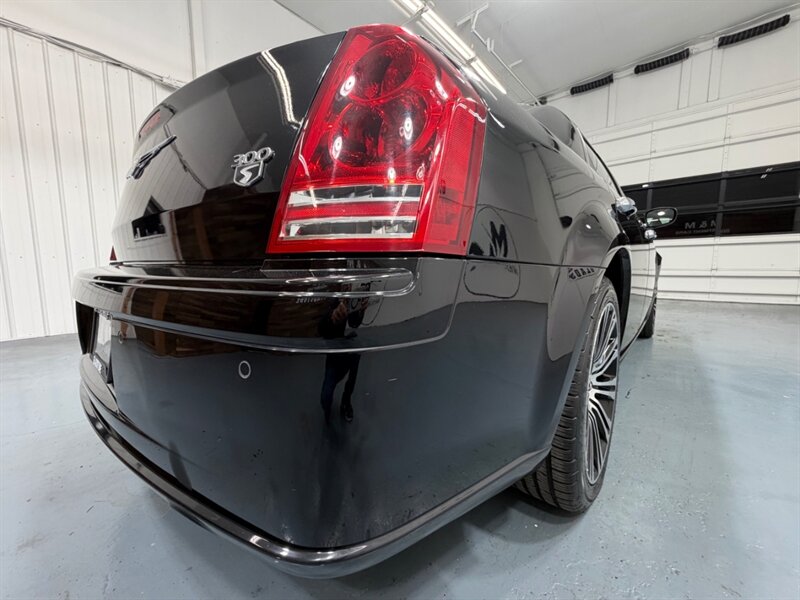 2010 Chrysler 300 Series 300 S V8 Sunroof / Navigation / Leather /1-OWNER / LOCAL CAR - Photo 53 - Gladstone, OR 97027