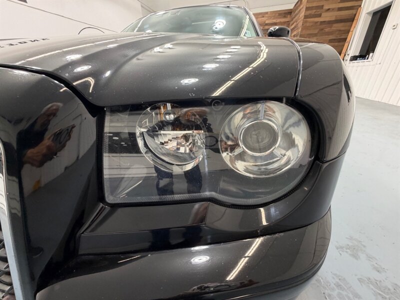 2010 Chrysler 300 Series 300 S V8 Sunroof / Navigation / Leather /1-OWNER / LOCAL CAR - Photo 26 - Gladstone, OR 97027