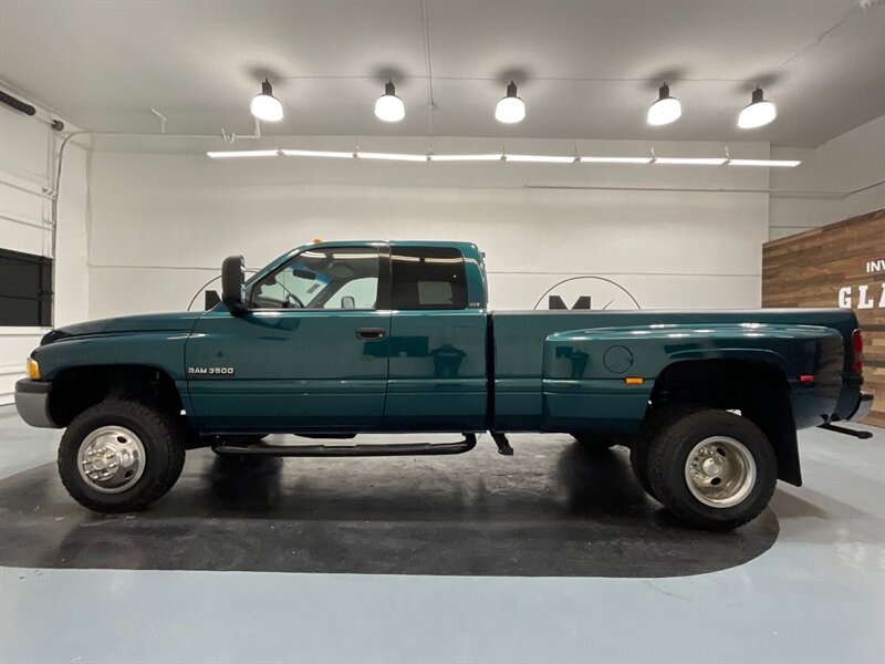 1997 Dodge Ram 3500 Laramie SLT 4X4 / 5.9L DIESEL 12-VALVE / DUALLY  / ONLY 123K MILES - Photo 3 - Gladstone, OR 97027