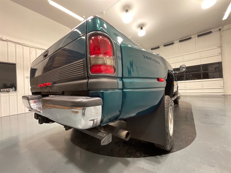 1997 Dodge Ram 3500 Laramie SLT 4X4 / 5.9L DIESEL 12-VALVE / DUALLY  / ONLY 123K MILES - Photo 56 - Gladstone, OR 97027