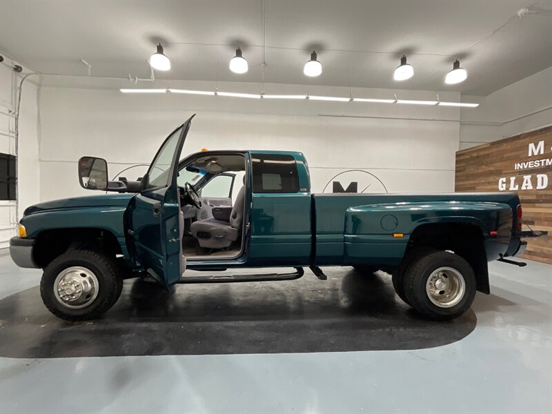 1997 Dodge Ram 3500 Laramie SLT 4X4 / 5.9L DIESEL 12-VALVE / DUALLY  / ONLY 123K MILES - Photo 53 - Gladstone, OR 97027