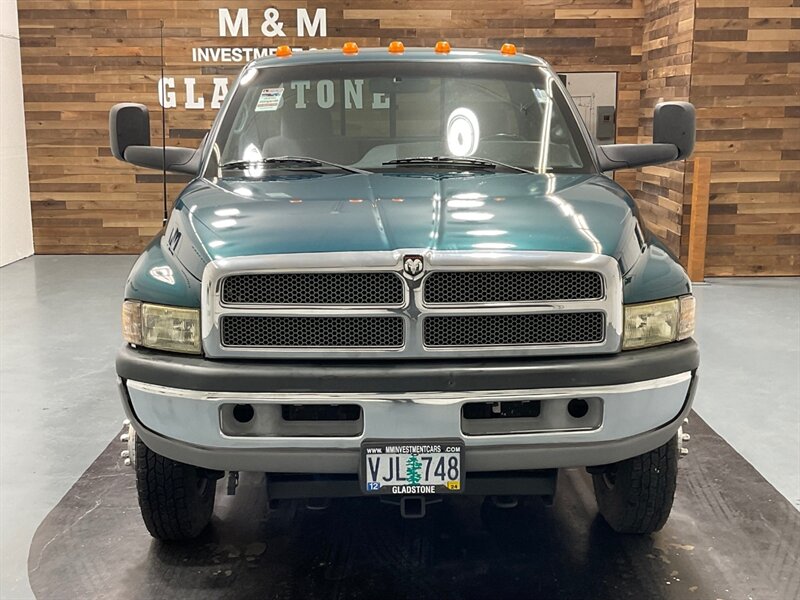 1997 Dodge Ram 3500 Laramie SLT 4X4 / 5.9L DIESEL 12-VALVE / DUALLY  / ONLY 123K MILES - Photo 5 - Gladstone, OR 97027