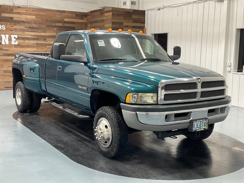 1997 Dodge Ram 3500 Laramie SLT 4X4 / 5.9L DIESEL 12-VALVE / DUALLY  / ONLY 123K MILES - Photo 2 - Gladstone, OR 97027