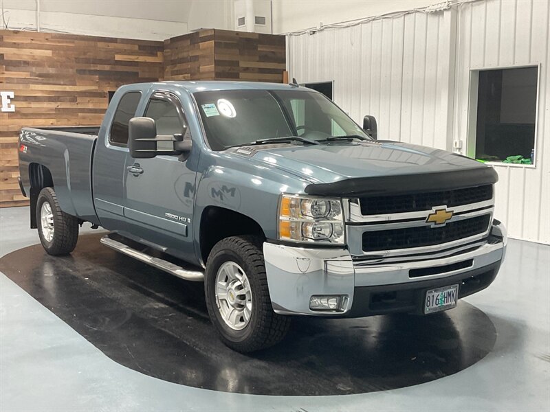 2008 Chevrolet Silverado 2500HD LTZ  / Leather/ RUST FREE - Photo 2 - Gladstone, OR 97027