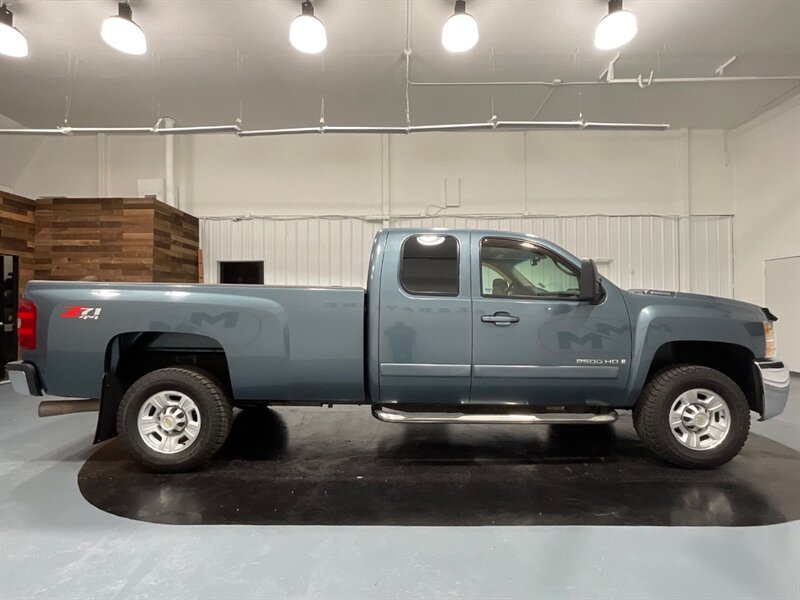 2008 Chevrolet Silverado 2500HD LTZ  / Leather/ RUST FREE - Photo 4 - Gladstone, OR 97027