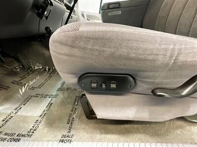 1997 Dodge Ram 2500 Laramie SLT 4X4 / 5.9L DIESEL 12-VALVE /5-SPEED  / 5-SPEED MANUAL / Long Bed / 12-VALVE / NEW TIRES / 1-OWNER / 110K MILES - Photo 20 - Gladstone, OR 97027