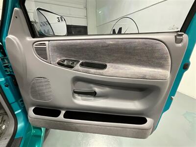 1997 Dodge Ram 2500 Laramie SLT 4X4 / 5.9L DIESEL 12-VALVE /5-SPEED  / 5-SPEED MANUAL / Long Bed / 12-VALVE / NEW TIRES / 1-OWNER / 110K MILES - Photo 33 - Gladstone, OR 97027