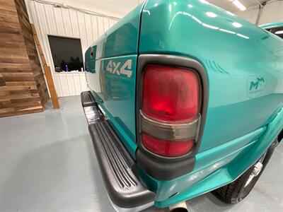 1997 Dodge Ram 2500 Laramie SLT 4X4 / 5.9L DIESEL 12-VALVE /5-SPEED / 5-SPEED MANUAL / Long Bed / 12-VALVE / NEW TIRES / 1-OWNER / 110K MILES - Photo 29 - Gladstone, OR 97027