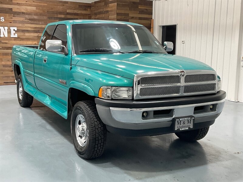 1997 Dodge Ram 2500 Laramie SLT 4X4 / 5.9L DIESEL 12-VALVE /5-SPEED  / 5-SPEED MANUAL / Long Bed / 12-VALVE / NEW TIRES / 1-OWNER / 110K MILES - Photo 2 - Gladstone, OR 97027