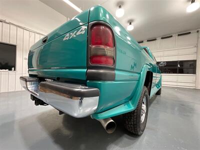1997 Dodge Ram 2500 Laramie SLT 4X4 / 5.9L DIESEL 12-VALVE /5-SPEED / 5-SPEED MANUAL / Long Bed / 12-VALVE / NEW TIRES / 1-OWNER / 110K MILES - Photo 58 - Gladstone, OR 97027