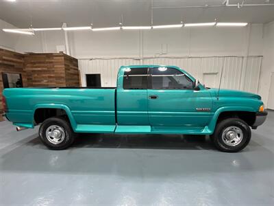 1997 Dodge Ram 2500 Laramie SLT 4X4 / 5.9L DIESEL 12-VALVE /5-SPEED  / 5-SPEED MANUAL / Long Bed / 12-VALVE / NEW TIRES / 1-OWNER / 110K MILES - Photo 4 - Gladstone, OR 97027