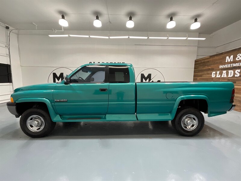 1997 Dodge Ram 2500 Laramie SLT 4X4 / 5.9L DIESEL 12-VALVE /5-SPEED  / 5-SPEED MANUAL / Long Bed / 12-VALVE / NEW TIRES / 1-OWNER / 110K MILES - Photo 3 - Gladstone, OR 97027