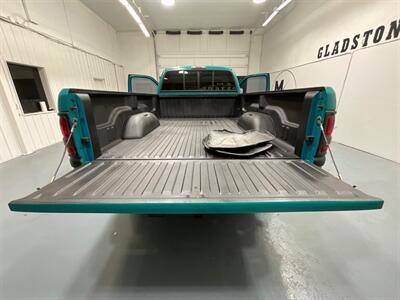 1997 Dodge Ram 2500 Laramie SLT 4X4 / 5.9L DIESEL 12-VALVE /5-SPEED / 5-SPEED MANUAL / Long Bed / 12-VALVE / NEW TIRES / 1-OWNER / 110K MILES - Photo 10 - Gladstone, OR 97027